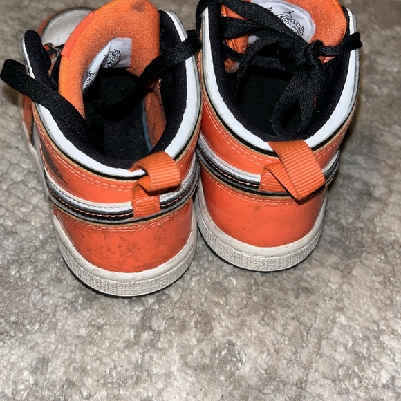 Jordan 1 Mid SE - Picture 4 of 6